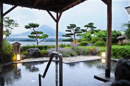 秀峰閣 湖月