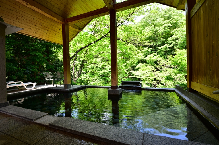 男女別大浴場「仙の蔵」と露天風呂「ほたるの湯」2