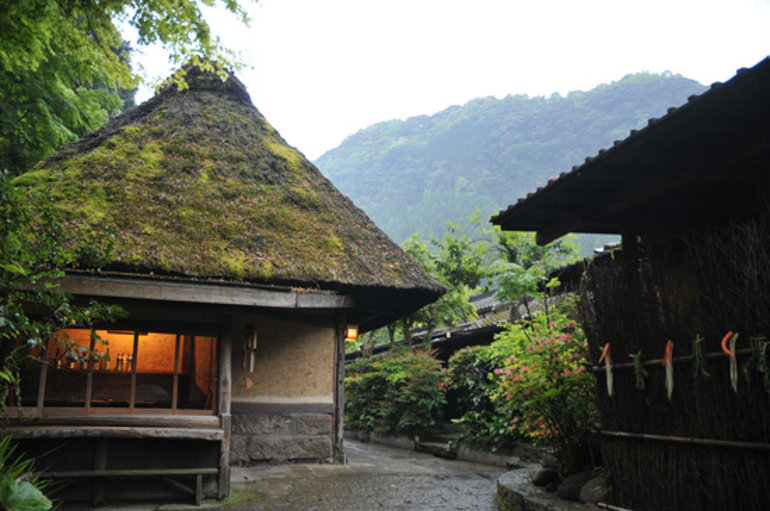 actual old Japanese-style cottages