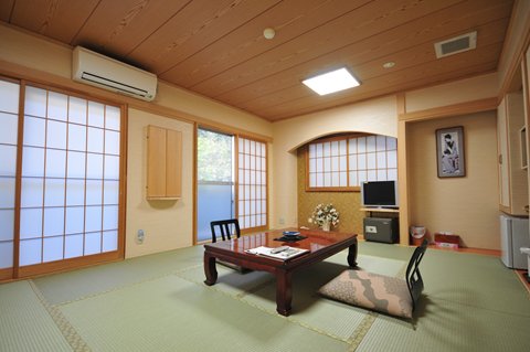 �q���̉摜�̓R�`��