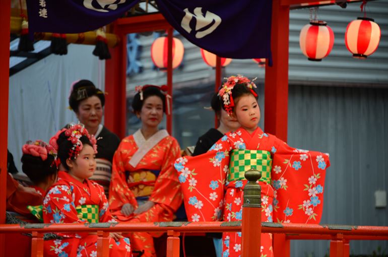 上山秋祭り三社神輿と踊り山車の様子3