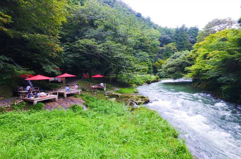 鶴仙渓川床