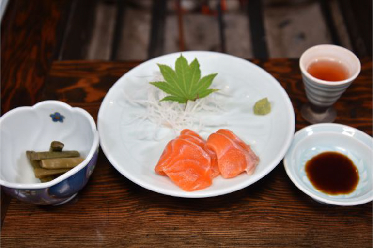 食前酒、お造り、小鉢