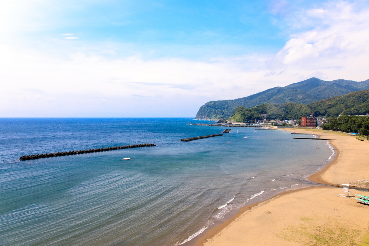 駿河湾を一望できる海辺の絶景ロケーション（画像提供：碧き凪ぎの宿 明治館）