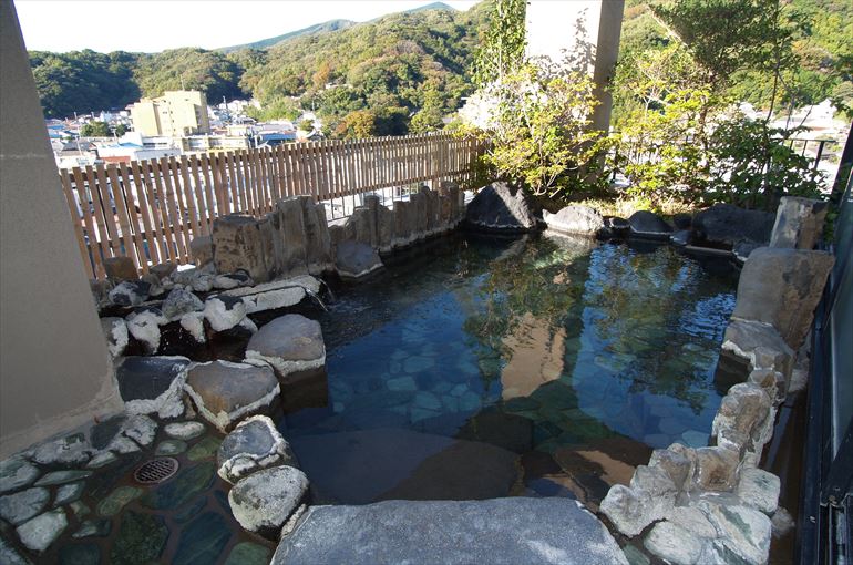 女性大浴場「初桜の湯」露天風呂