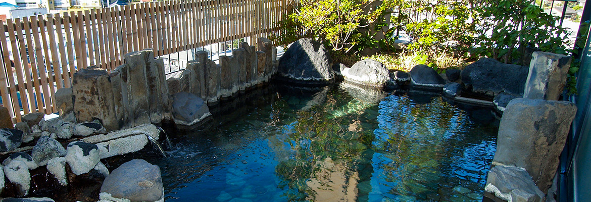 源泉掛け流しの湯がたっぷり