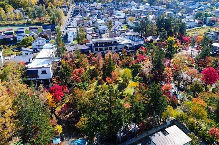 「おたる宏楽園」の外観（秋・１０月撮影）