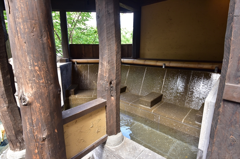 大浴場「岩の湯」の足湯