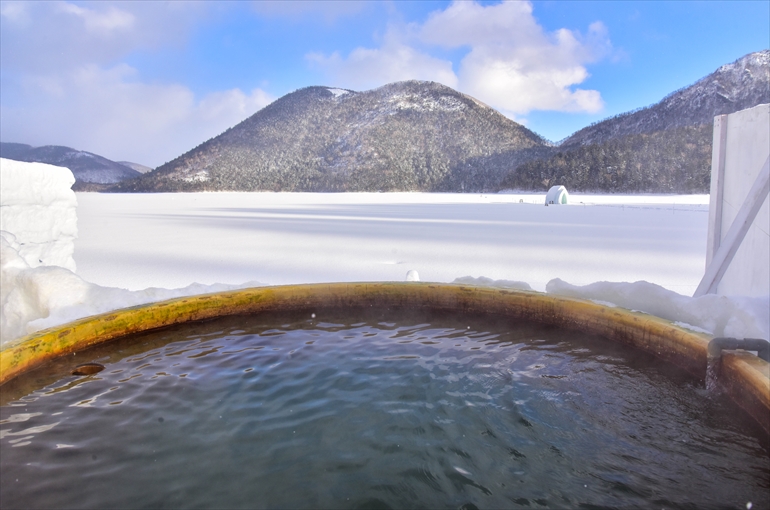 しかりべつ湖　氷上露天風呂