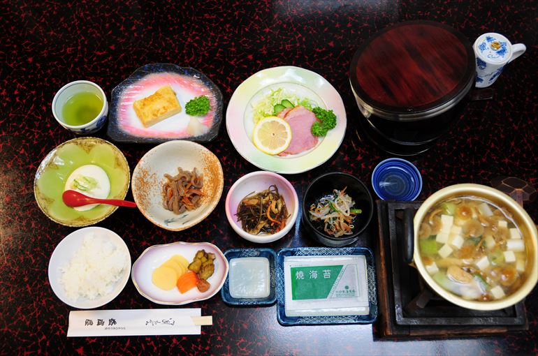 朝食の一例（11月取材）