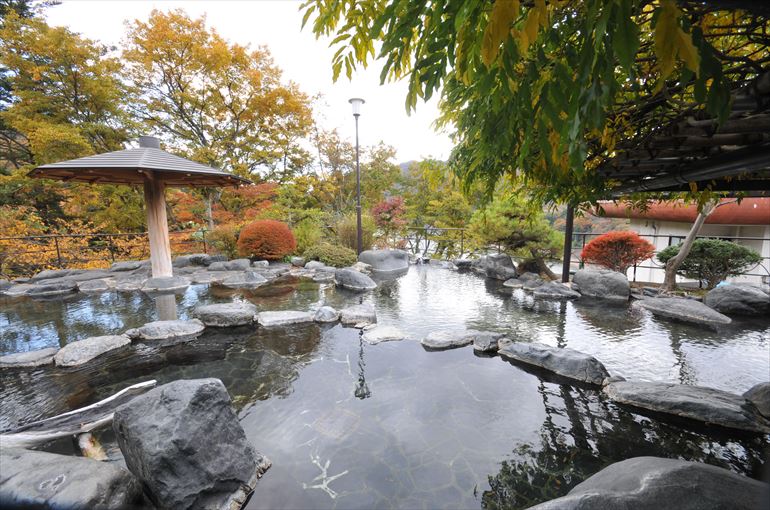 男女別露天風呂「瑠璃の湯」