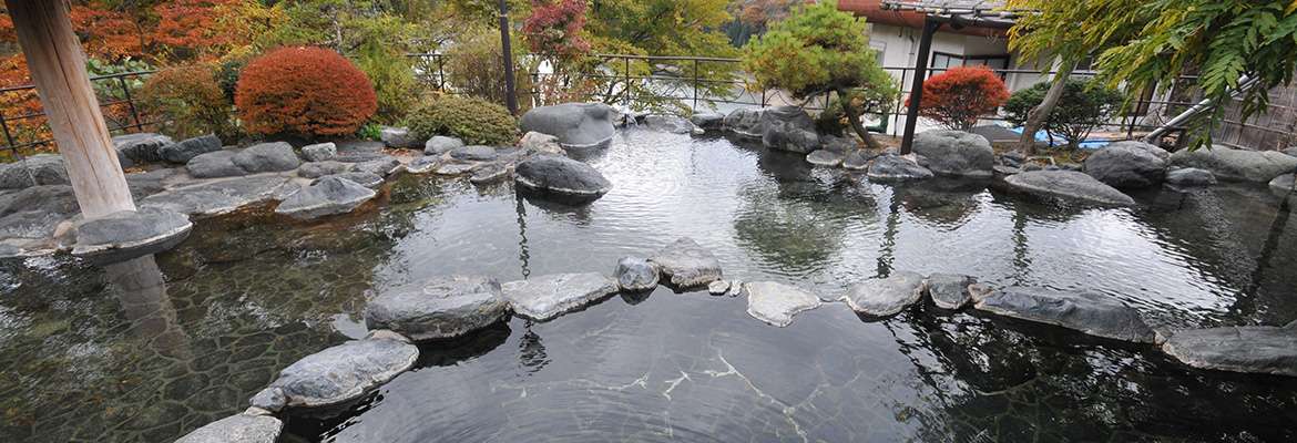 露天風呂付きの大浴場は猿ヶ京一の豪華さ