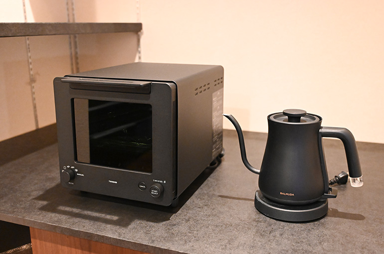 充実したキッチン周辺の備品類2