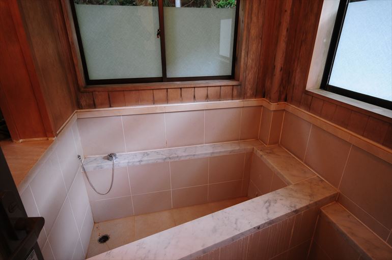 タイプB・3F「桔梗」の洗面所・トイレと温泉風呂