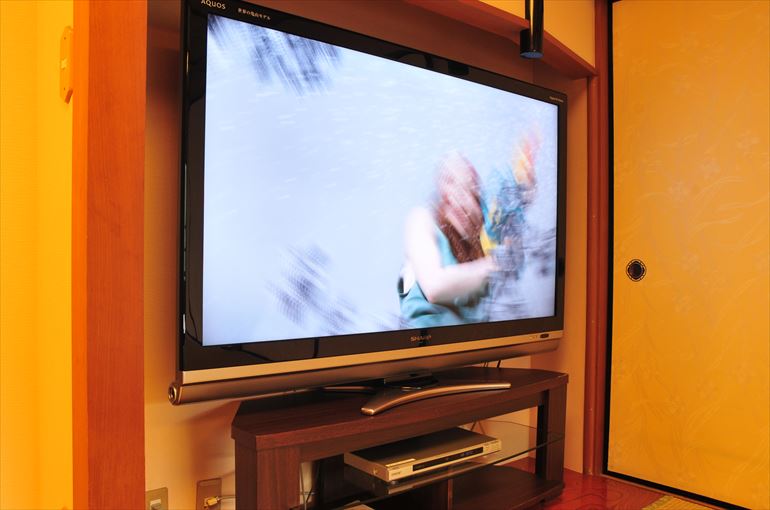 3D対応60インチ液晶テレビ