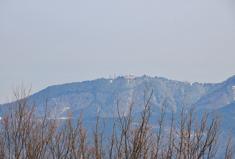 Mt. Hieizan photographed from Otsu SA. The observatory can be seen at the top of the mountain.