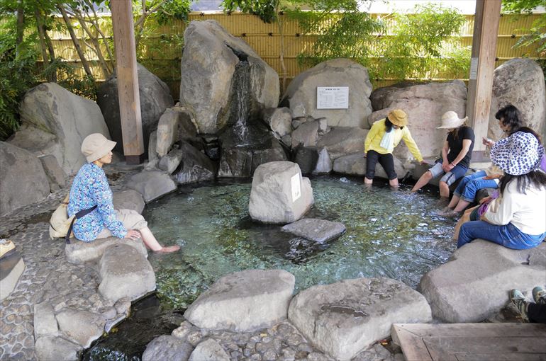 足湯（湯の端公園）2