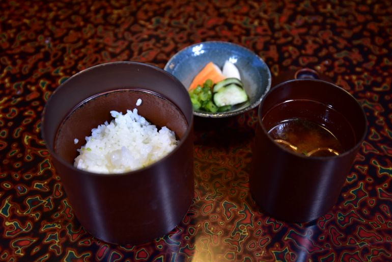 飯物「えんどう豆御飯」、「自家製漬け物」