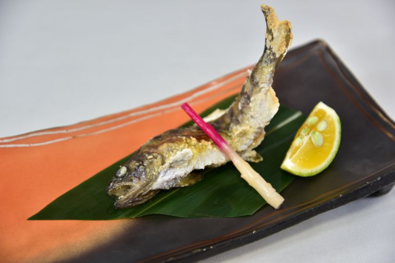 焼物「山女魚化粧焼き」