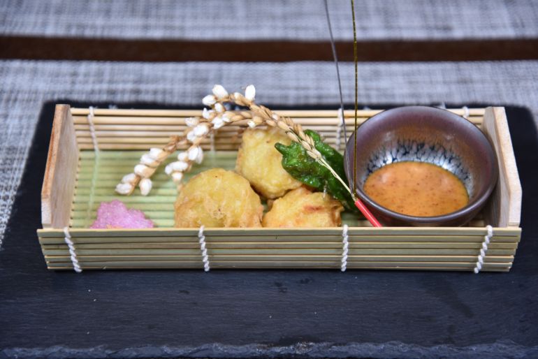 揚物「熊本郷土料理　辛子蓮根」
