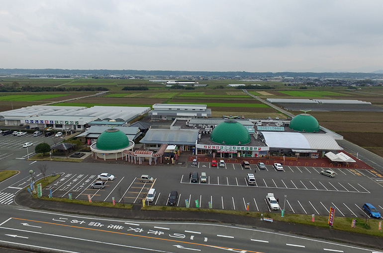 七城（しちじょう）町メロンドーム