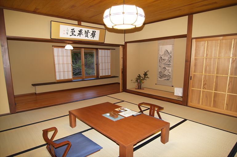 別館「藤花楼」の和室1