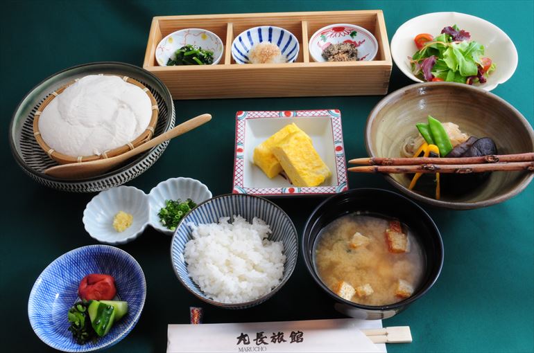 朝食の一例（5月取材)