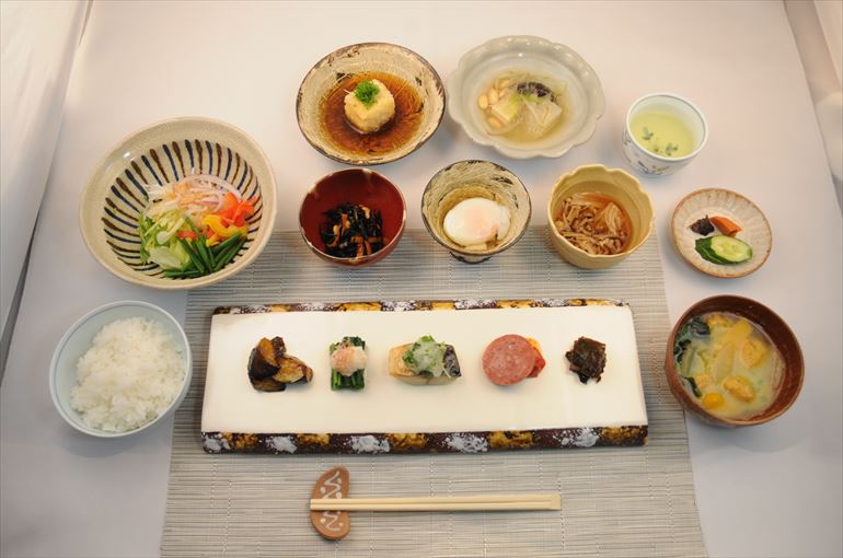 朝食・和食の一例（6月下旬取材）