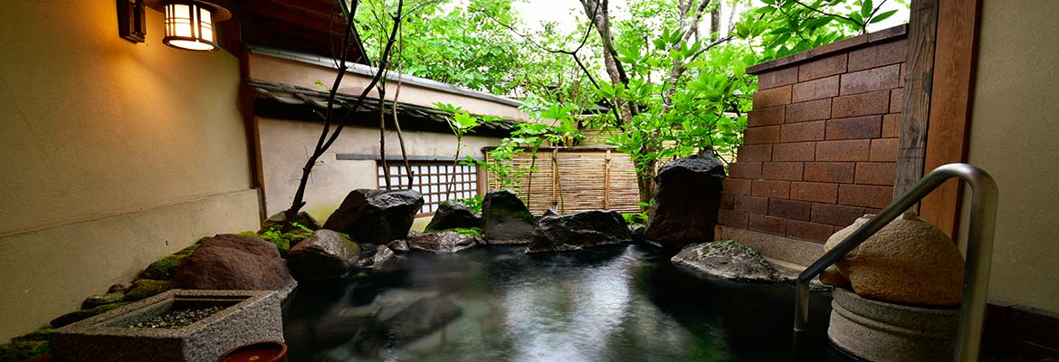 Six popular detached guest rooms with open-air baths