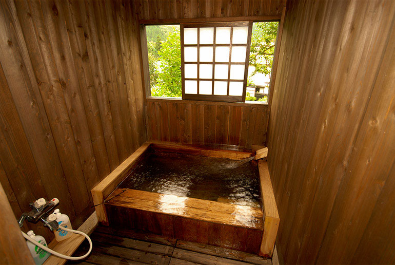 湯の宿　元湯くらぶ-客室「どうたん」の温泉内風呂