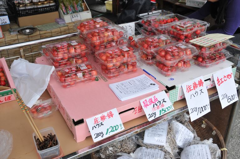 Morning market held from spring to fall 2