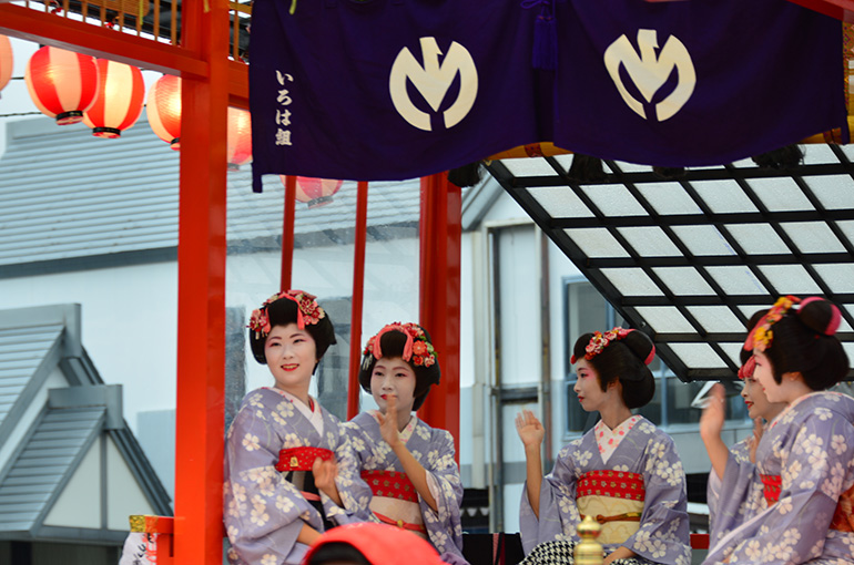 上山秋祭り三社神輿と踊り山車の様子7