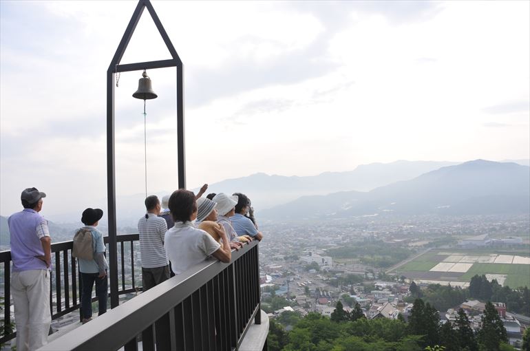 花咲山展望台「恋の鐘」